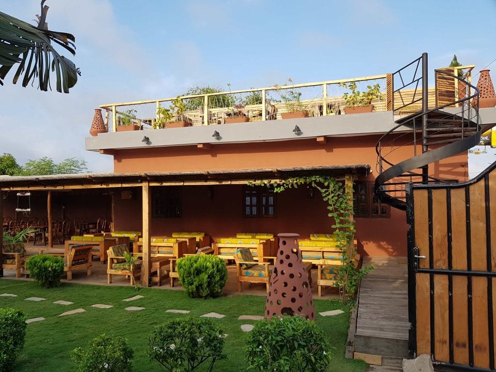 Top 5 des meilleurs restaurants de Cotonou - CxlldToBhYmLRLeb 1