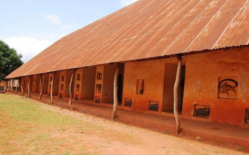 Le Bénin, une destination touristique à découvrir - Tourisme Benin Palais royal Abomey edited
